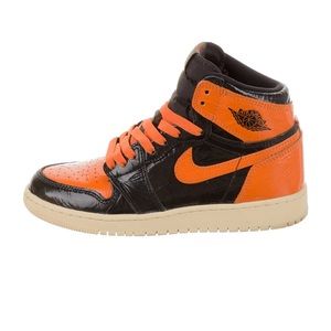 Shattered backboards Jordan 1
